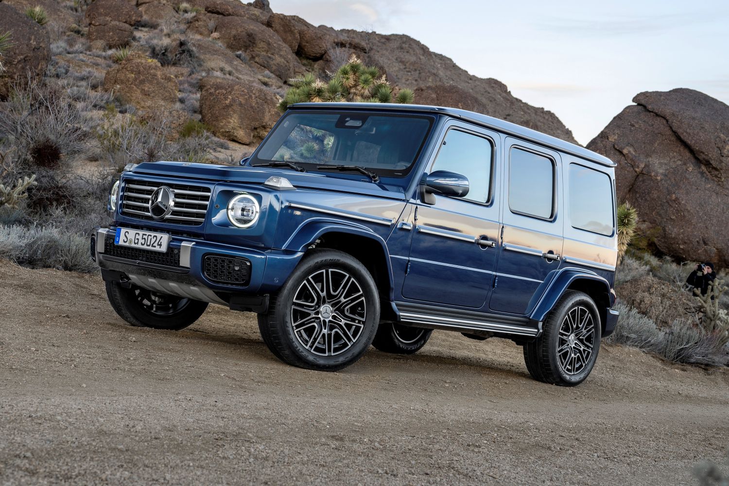 2024 Mercedes-Benz G-Class facelift unveiled; mild hybrid, keyless entry, active suspension