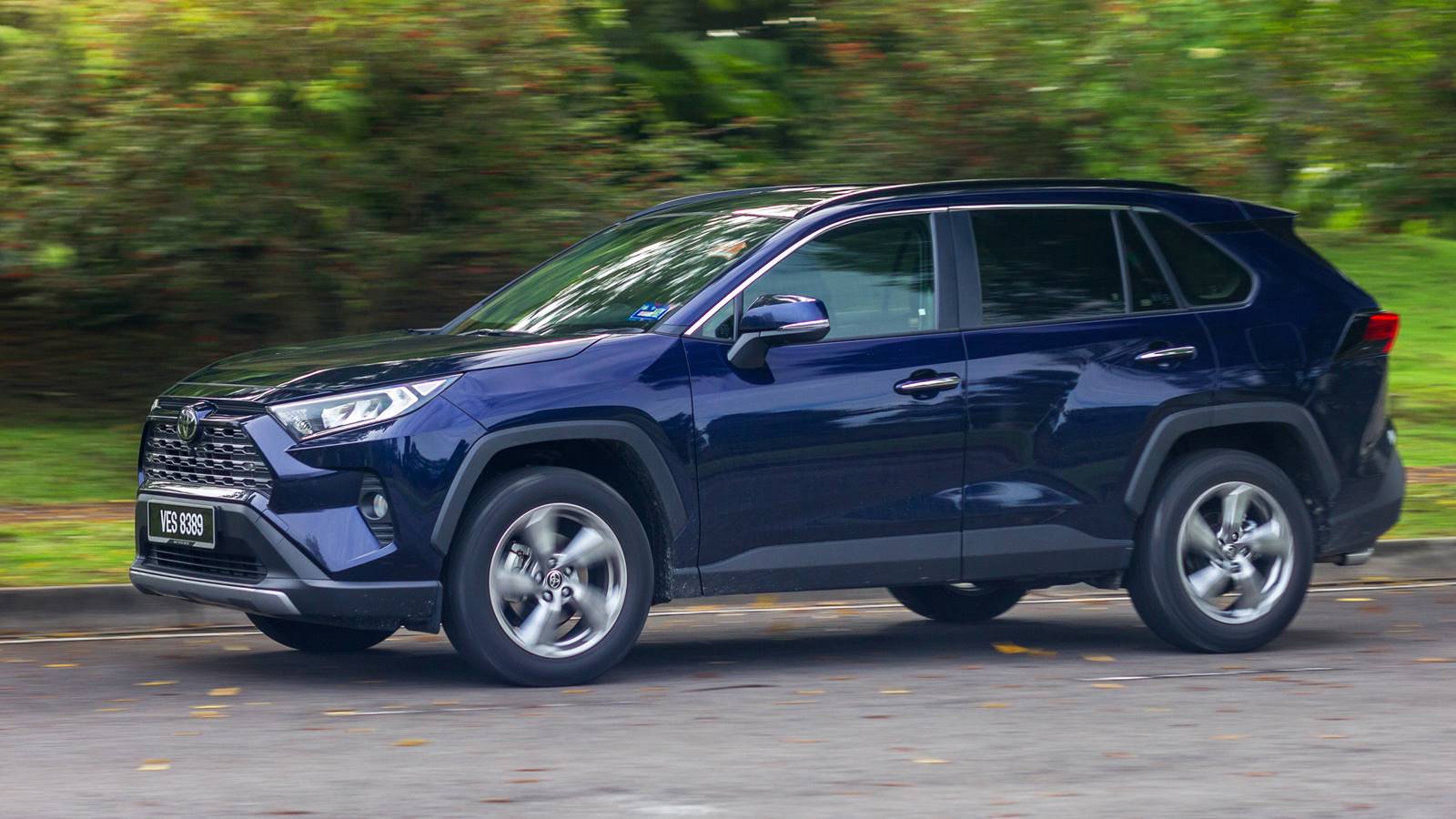 Ratings: Toyota RAV4 2.5 in Malaysia – Class-leading features come at a cost