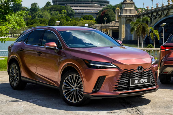 17 photos to let you decide if the all-new 2023 Lexus RX 350 is worthy over the X5 or GLE