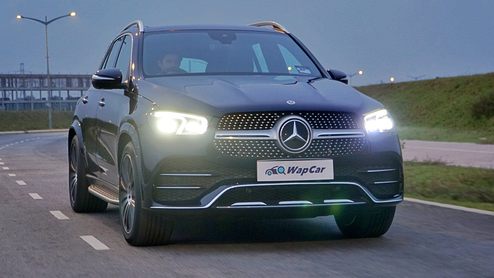 Ratings: 2021 Mercedes-Benz GLE 450 AMG Line - When you must show who's boss