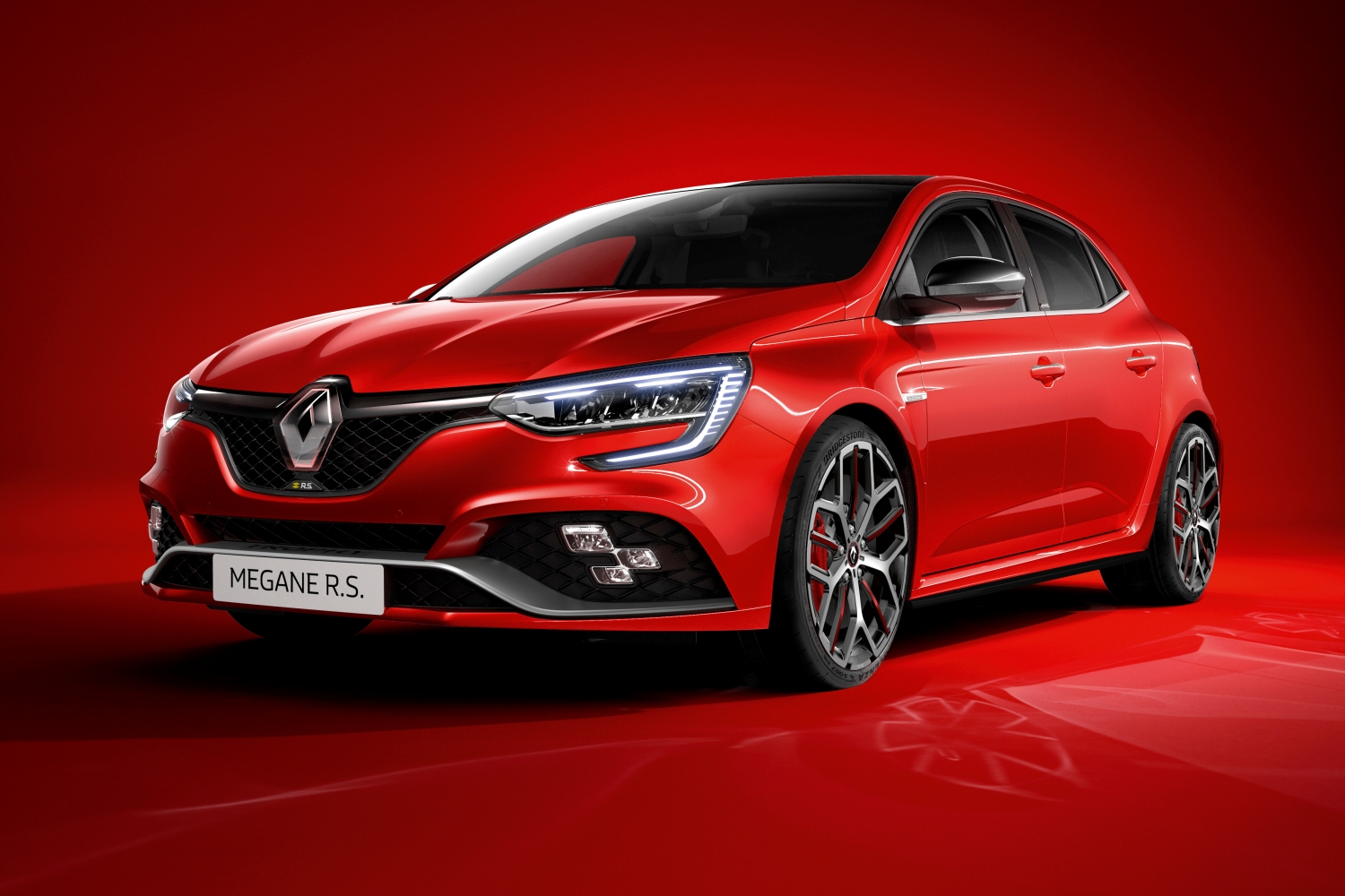 2021 Renault Megane RS 300 Trophy facelift launched in Malaysia; RM 326k, drops 6MT