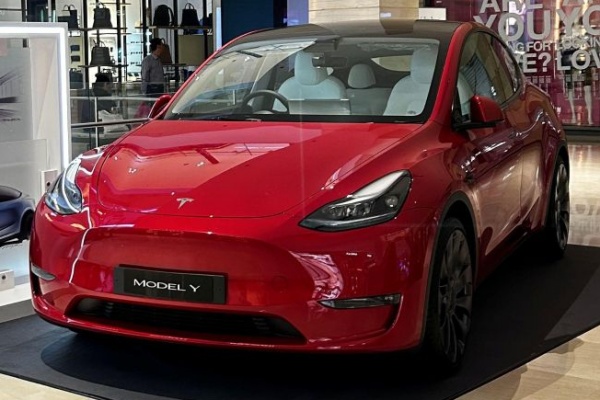 Tesla Model 3's 76% decline in Malaysia vs BYD Seal's rise is a cautionary tale for brands looking into online-only sales channel