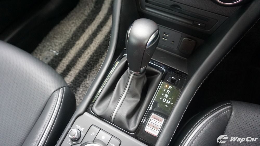 2018 Mazda CX-3 gearshift